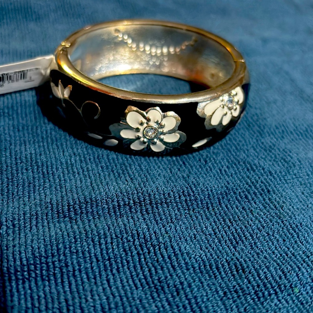 Chic Contrast: L and J Multi-Textured Black and White Flowered Bracelet